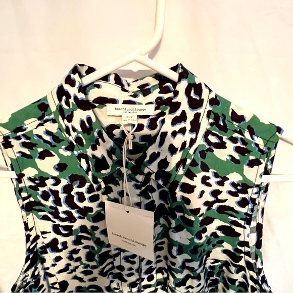 NWT Women’s Blue, White & Green Leopard Print Button Down Tank Size Small - Picture 5 of 5